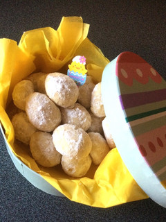 Foto di Snowball cookies a forma di ovetti 🐣