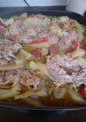 Una foto de Tutitos deshuesados con verduras