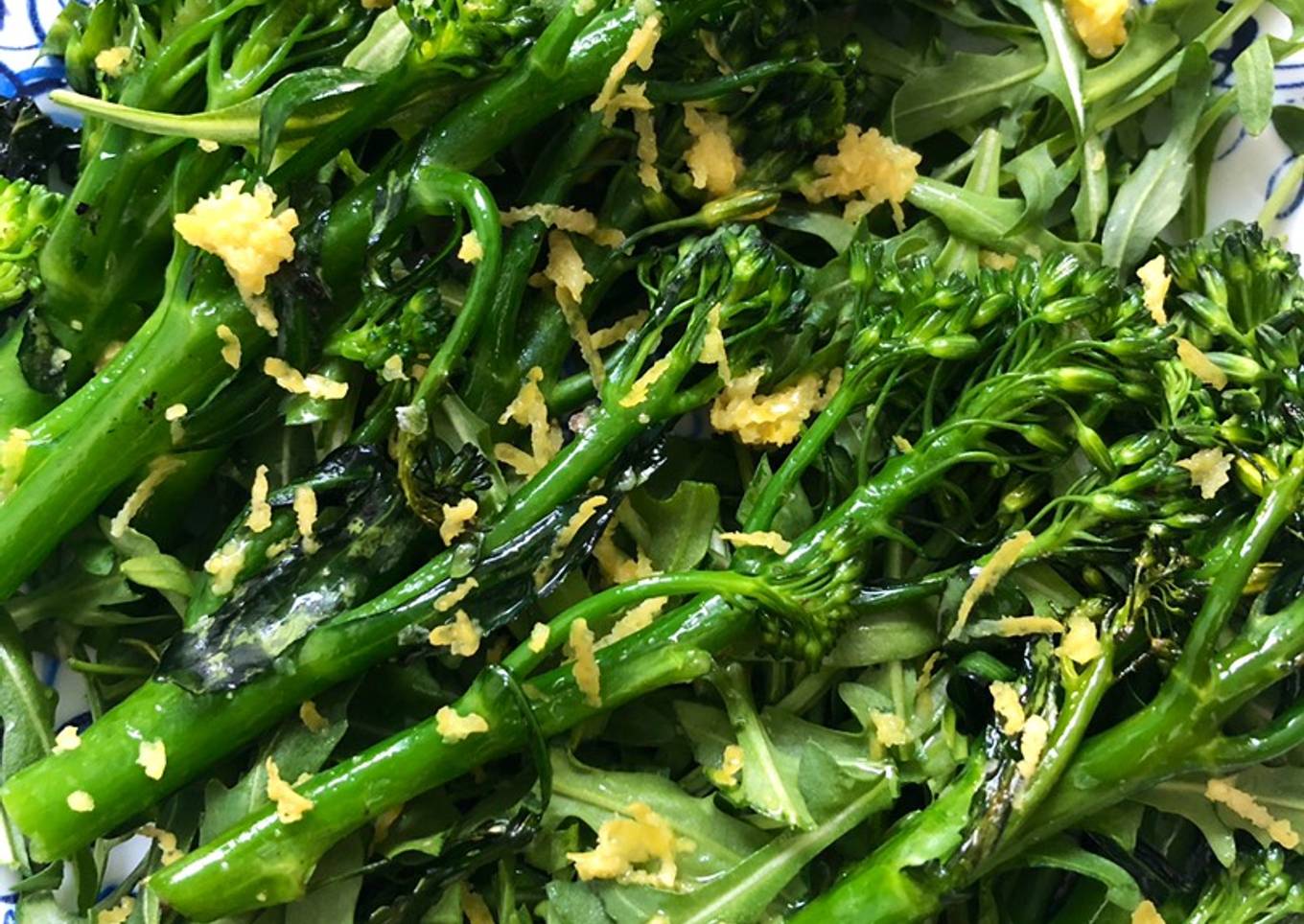 Roast broccoli with rocket and lemon