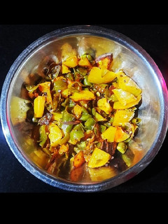 बाकला आलू की सूखी सब्जी रेसिपी मुख्य फोटो