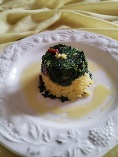Foto di Tortini di riso basmati speziato e spinaci