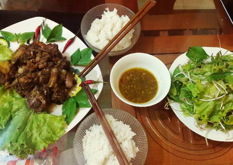 How to Prepare Homemade Gà kho sả