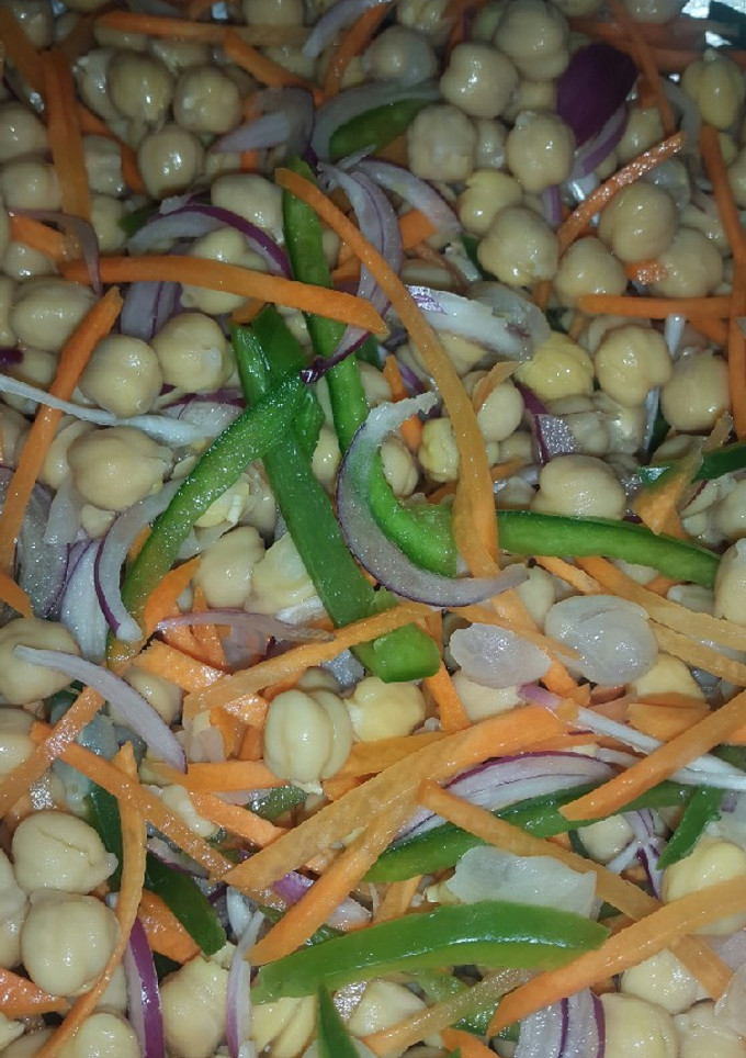 Una foto de Ensaladilla de garbanzo