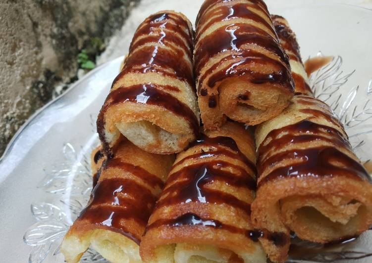 Role roti pisang coklat leleh