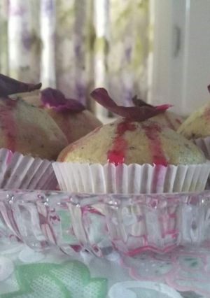 A picture of Pure rose cup cakes.