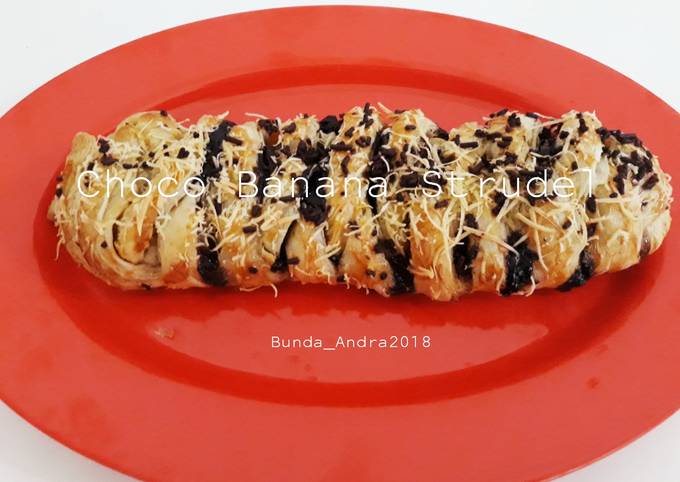 Resep Choco Banana Strudel (Homemade) yang Enak