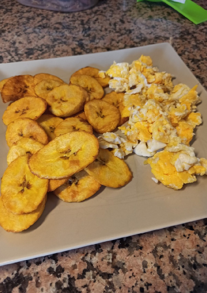 Una foto de Chips de plátano macho maduro (tajadas)