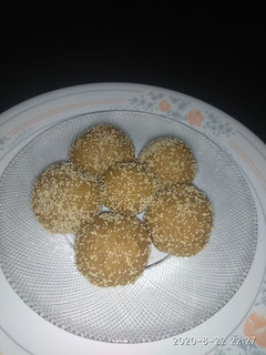 ચુરમા ના લાડવા (Churma Ladva Recipe In Gujarati) રેસીપી મુખ્ય ફોટો