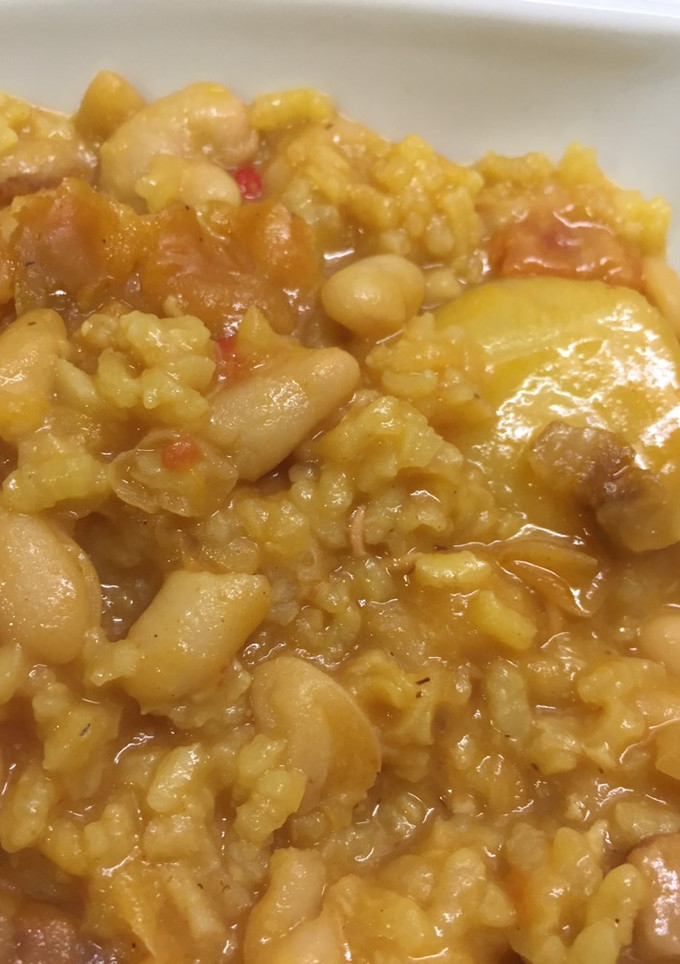 Una foto de Alubias con arroz al estilo de mi pueblo