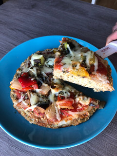 Una foto de Pizza de base de quinoa