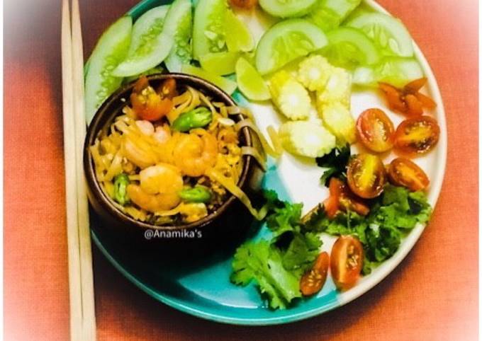 Spicy Achari Pad Thai with Shrimps & Eggs : An Indo-Thai Fusion Recipe