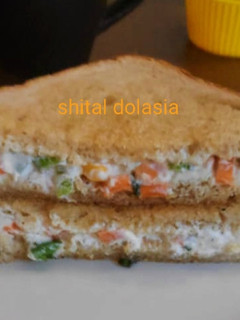 वेज कर्ड सैंडविच(veg curd sandwich recipe in hindi) रेसिपी मुख्य फोटो