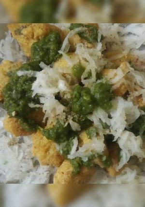 A picture of Moong daal ke laddoo.