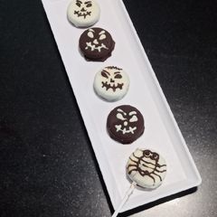 A picture of Oreo biscuit cookie chocolates(Halloween).