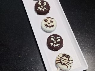 Oreo biscuit cookie chocolates(Halloween)