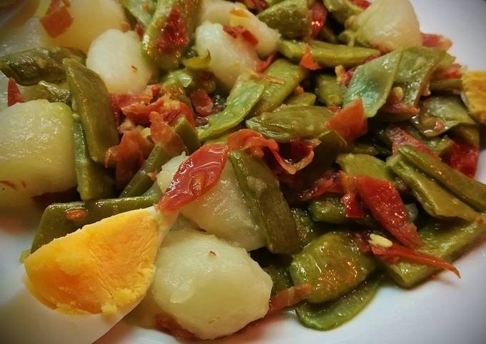 Judías verdes con jamón y huevo cocido - Fácil