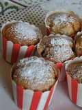 Wegańskie muffiny z jabłkami - kokosowe, z rodzynkami i cynamonem