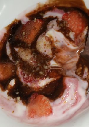 A picture of Instant strawberry yogurt delight.