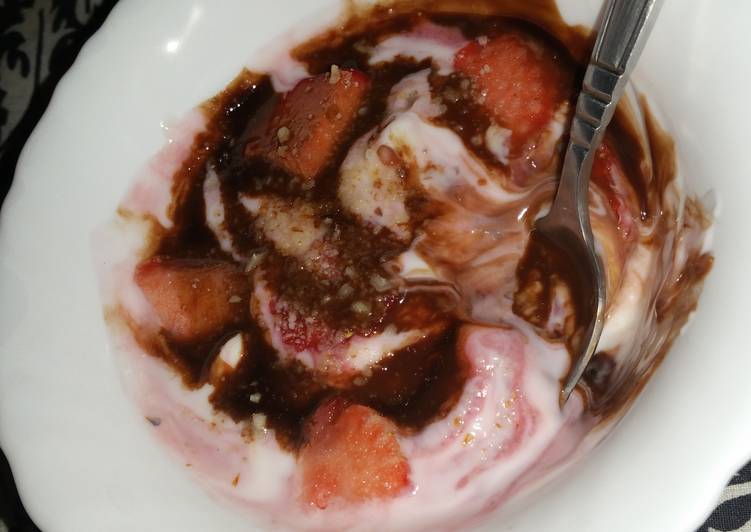 How to Prepare Quick Instant strawberry yogurt delight