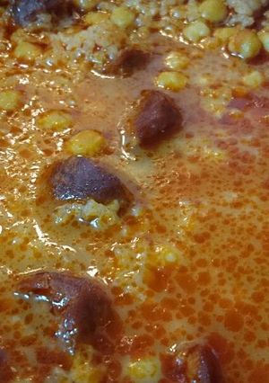 Una foto de Caldereta de garbanzos con arroz y chorizo