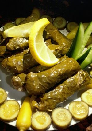 صورة لوصفة ورق عنب بالحامض وزيت الزيتون
