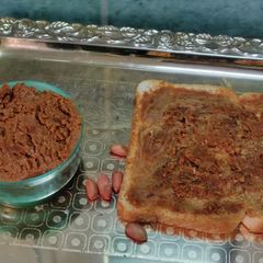 A picture of Homemade peanut butter.