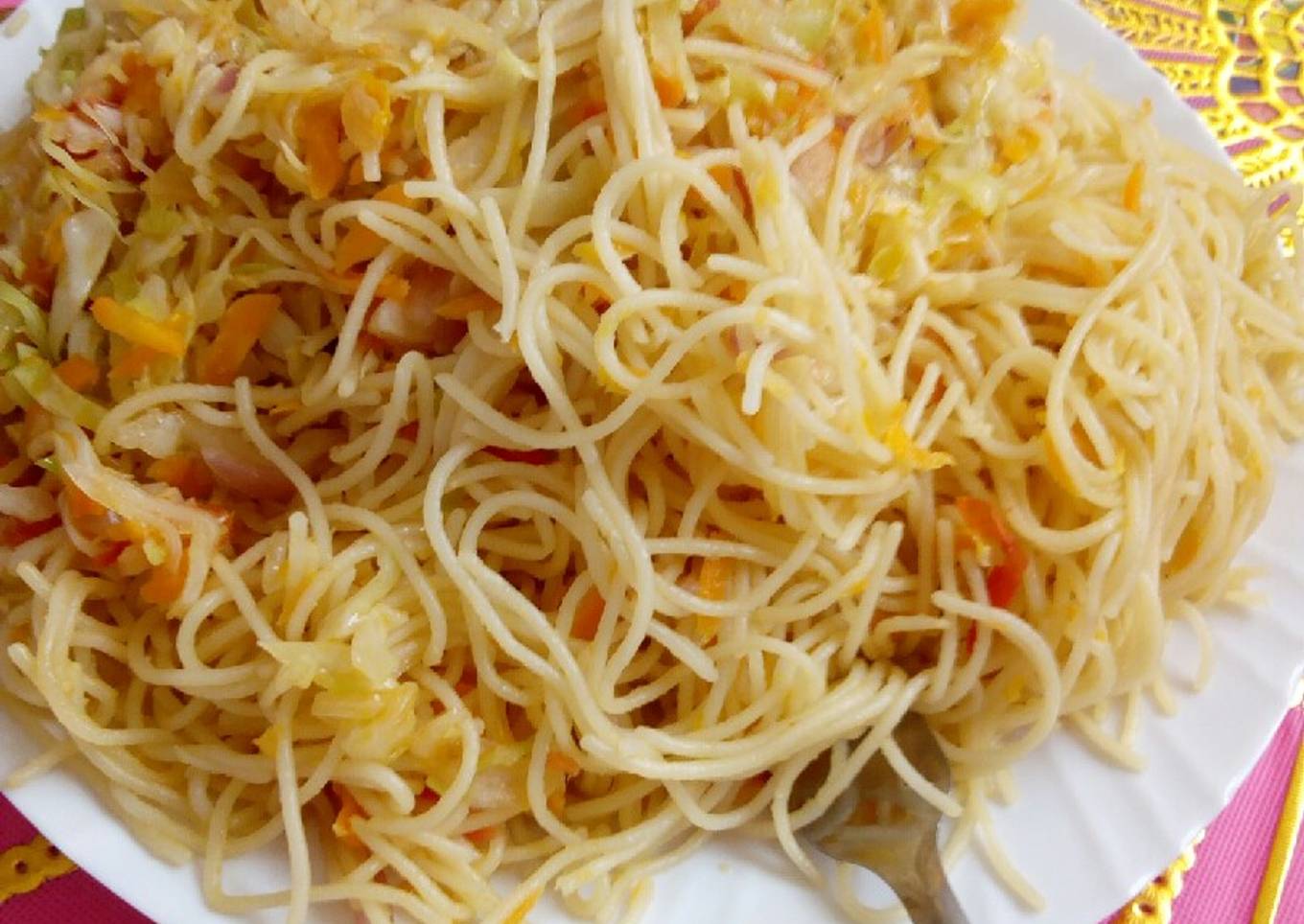Recipe of Super Quick Homemade Spaghetti with steamed cabbage