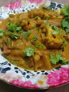 मिक्स वेज सब्ज़ी रेस्टोरेंट स्टाइल (mix veg sabzi restaurant style recipe in Hindi) रेसिपी मुख्य फोटो