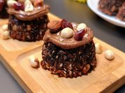 A picture of dessert to make with dried plums