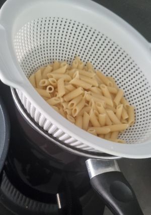 Una foto de Macarrones con tomate