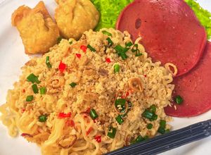Foto resep Mie Setan KW: Versi Pakai Indomie!