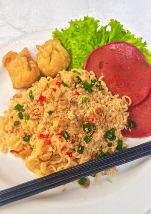 Foto resep Mie Setan KW: Versi Pakai Indomie!