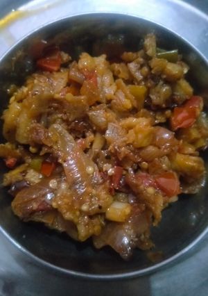 बैंगन का भरता(baingun ka bharta recipe in hindi) रेसिपी मुख्य फोटो