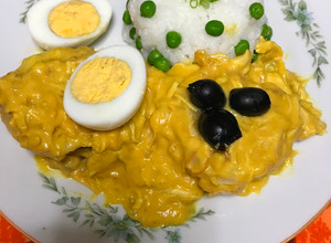Una foto de Ají de  (pollo)