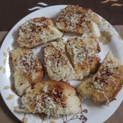 A picture of Cheese Garlic Bread.