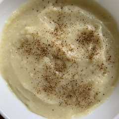 Una foto de Puré de coliflor y patata