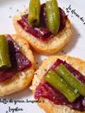 Bruschettine di grana, bresaola e tegoline