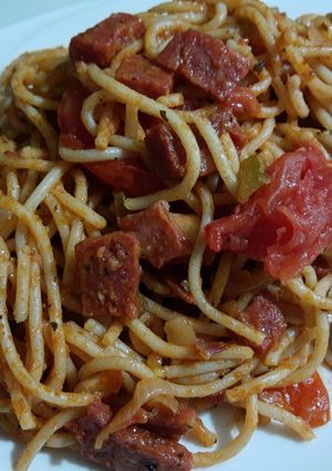 Una foto de Espaguetis con chorizo