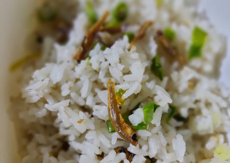 Cara Menyiapkan Nasi goreng kampung Sempurna