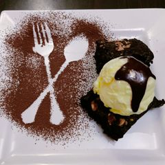A picture of Chocolate Fudge Brownie Sundae.
