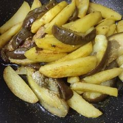 Aloo baingan ki sabji A picture of Aloo baingan ki sabji.