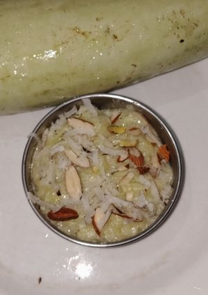 लौकी का स्वादिष्ट हलवा 😋 रेसिपी मुख्य फोटो