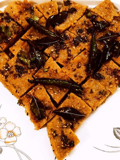 रोटी के ढोकला(roti ke dhokla recipe in hindi) रेसिपी मुख्य फोटो