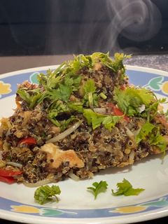 Una foto de Quinoa chaufa de pollo