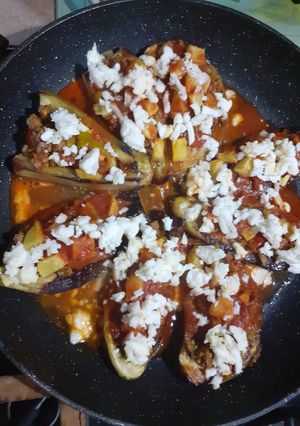 عکسی از دستور خوراک بادمجان شکم پر با سس