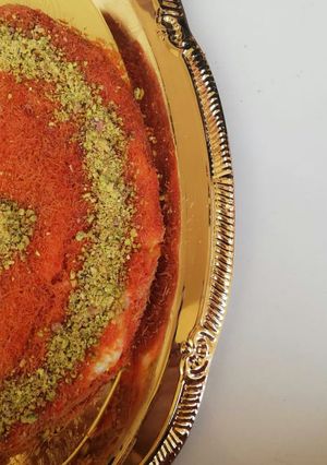 A picture of Kunafa turkish sweet.