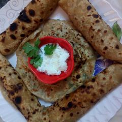 A picture of Aloo paratha.