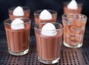Házi csokipuding recept fotója
