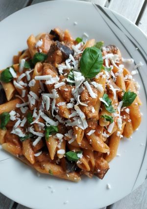 Une photo de Pasta alla Norma et ricotta salata (ricotta salée)