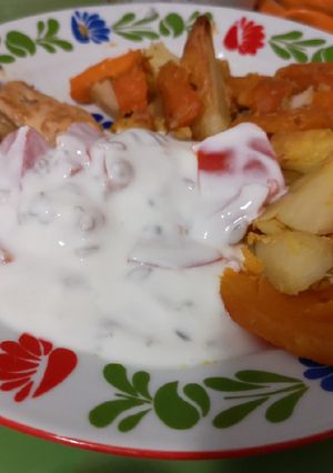 Joghurtos sült csirkemell fokhagymás steak burgonyával recept fotója